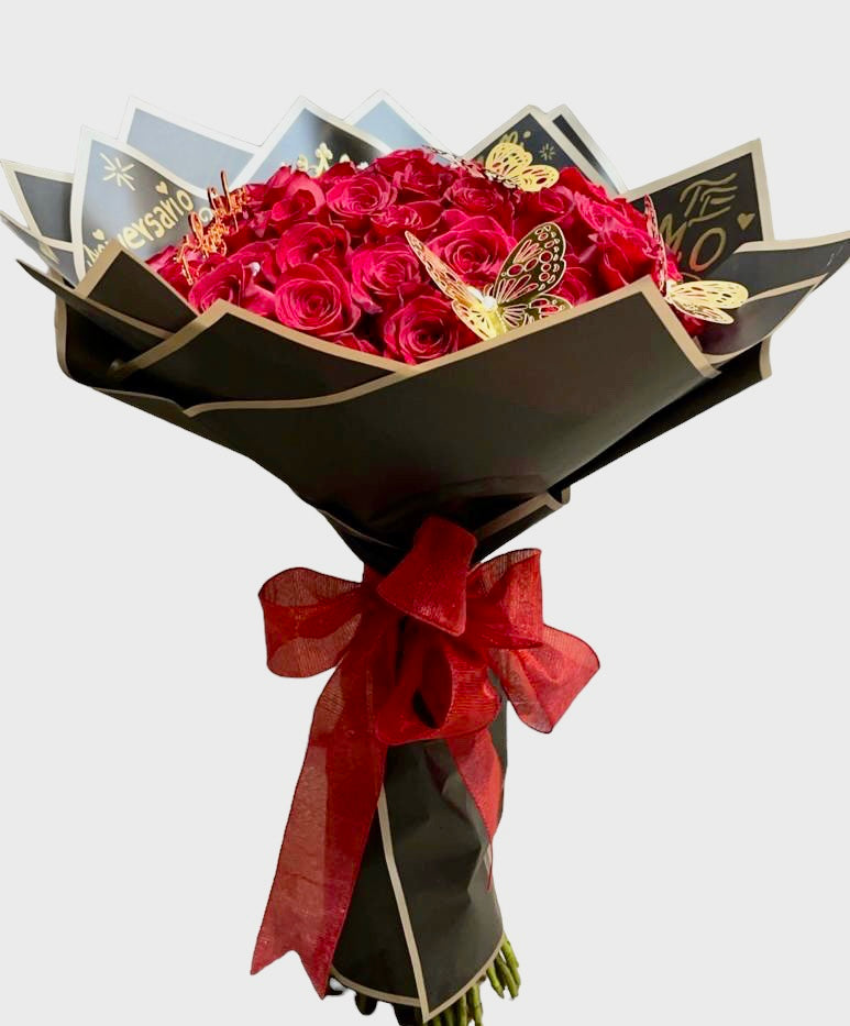 RAMO BUCHON (50 Roses) – REBEL ROSES Flowershop